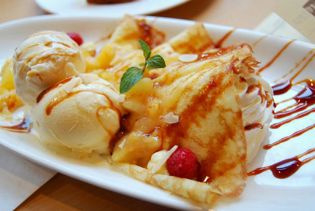 panirane palacinke sa sladoledom