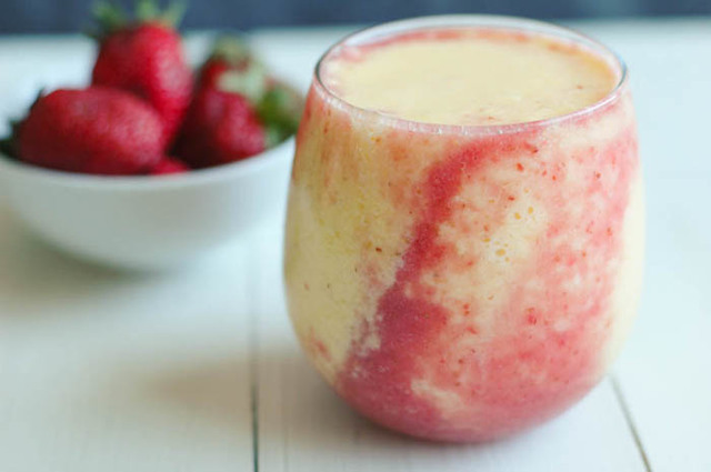 limunada sa mlijekom i jagodama-smoothie